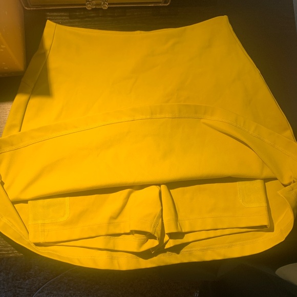 GIRLFRIEND COLLECTIVE Chartreuse Skort - Picture 5 of 5